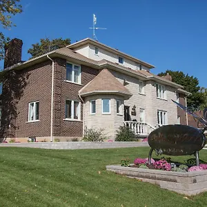 **** Bed & Breakfast Butterfly Manor Canada